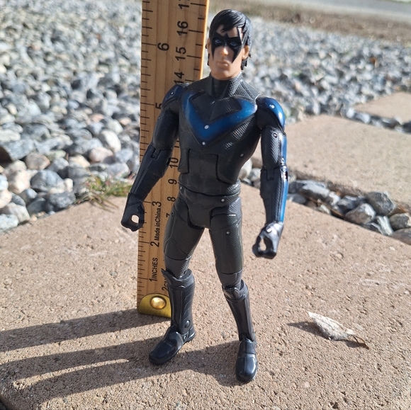 Mattel Batman Missions Nightwing action figure - Picture 6 of 9